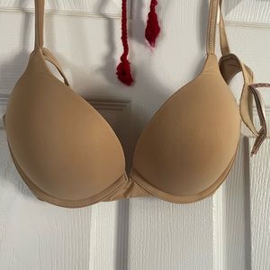 NWOT VS bombshell bra